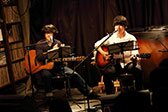 『フォーキートーキー』(森良太弾き語り) Photo by Mami Naito