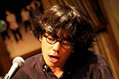 『フォーキートーキー』(森良太弾き語り) Photo by Mami Naito